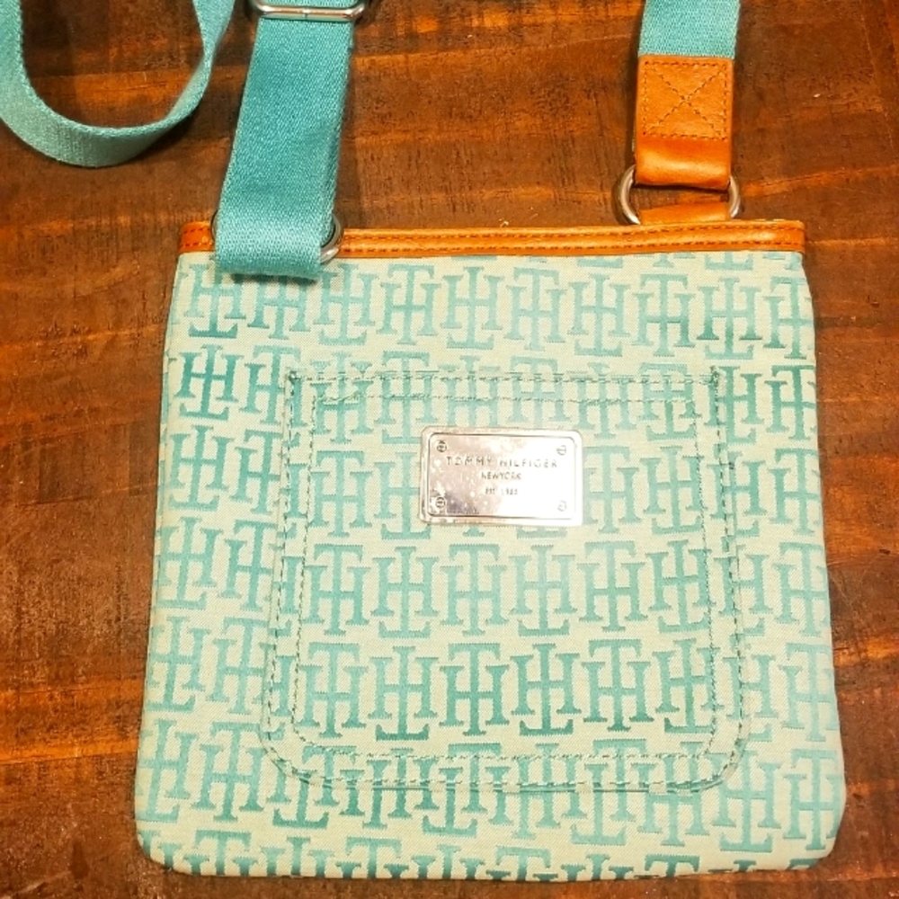Tommy Hilfiger crossbody